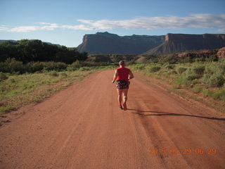 118 8zv. Gateway morning run - Adam running (back)