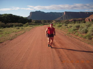 2653 8zv. Gateway morning run - Adam running