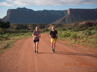 8 8zv. Gateway morning run - Karen and Mid running