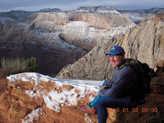 2862 972. Zion National Park - Observation Point hike - Adam