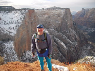 2863 972. Zion National Park - Observation Point hike - Adam