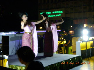 161 98t. Bangkok dinner boat ride - dancers