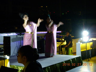 162 98t. Bangkok dinner boat ride - dancers