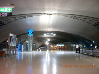 Bangkok Suvarnabhumi Airport - empty terminals early in the morning