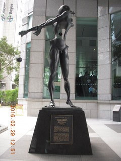 Singapore - Dali sculpture