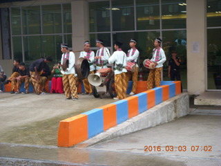 Indonesia - people to greet us