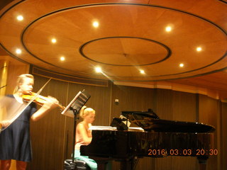 546 993. live music - violin and piano (Ukrainian)