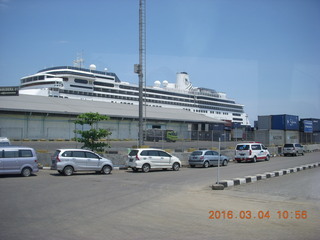 Indonesia - bus ride to Borabudur - Volendam