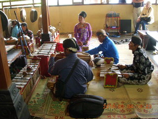 Indonesia - music and puppet show