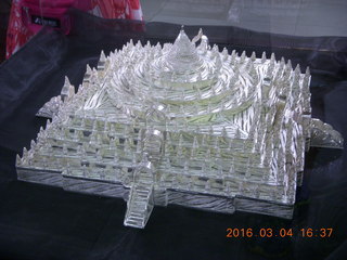 Indonesia - silver-and-stuff shop - temple model