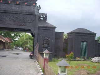 290 994. Indonesia - bus ride back from Borobudur + temple