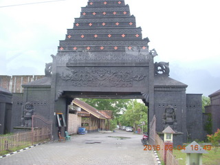 Indonesia - bus ride back from Borobudur + temple