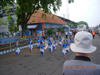 Probolinggo port - kids dancing