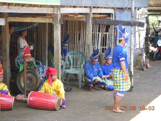 160 998. Indonesia village - musicians