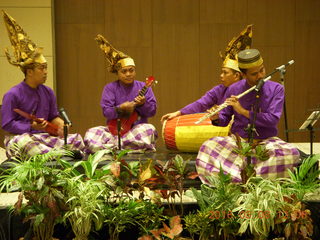 Indonesia - Novotel Hotel - musicians