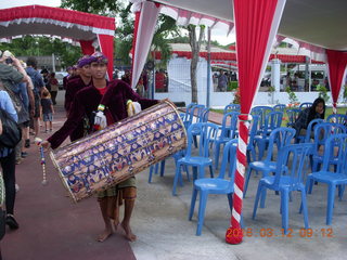 13 99c. Indonesia - Lombok - tender boat ride - harbor boats