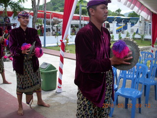 Indonesia - Lombok - tender boat ride - harbor musicians