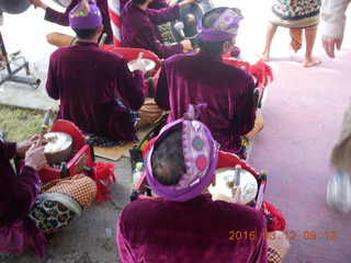 Indonesia - Lombok - tender boat ride - harbor musicians