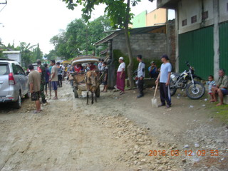 41 99c. Indonesia - Lombok - pottery village