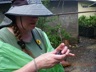 49 99c. Indonesia - Lombok - pottery village