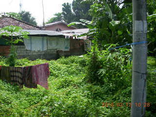 54 99c. Indonesia - Lombok - pottery village