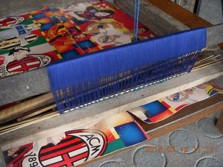 Indonesia - Lombok - loom-weaving village