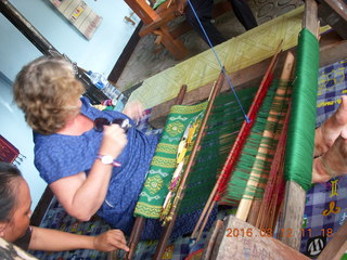 Indonesia - Lombok - loom-weaving village