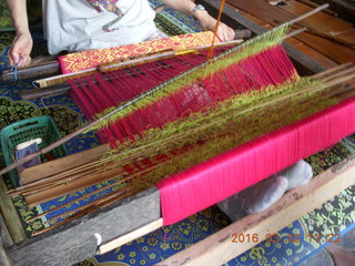 Indonesia - Lombok - loom-weaving village