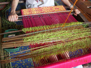 Indonesia - Lombok - loom-weaving village