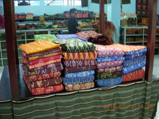 Indonesia - Lombok - loom-weaving village