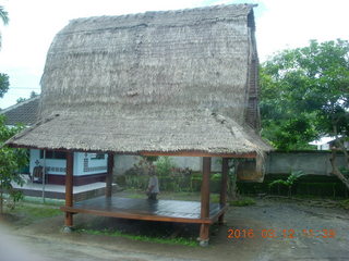 Indonesia - Lombok - loom-weaving village