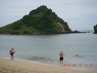 135 99c. Indonesia - Lombok - Novotel lunch and beach