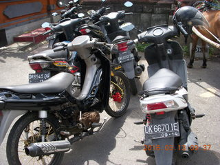 58 99d. Indonesia - Bali - temple at Klungkung - motorcycles