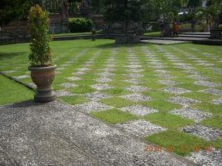 Indonesia - Bali - temple at Klungkung - checkered lawn