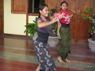 153 99d. Indonesia - Bali - temple at Klungkung - dancers