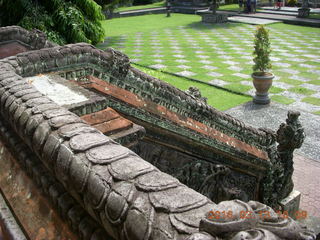 Indonesia - Bali - temple at Klungkung - checkered lawn