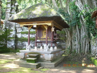 Indonesia - Bali - Temple at Bangli - delft-like ornaments