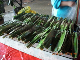 153 99g. Malaysia - Kuala Lumpur food tour - food in leaves