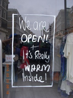 5 99l. London Gloucester Road Hyde Park run - We are open! + It's Really warm Inside!