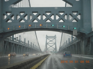 Indonesia - drive back - bridge to house