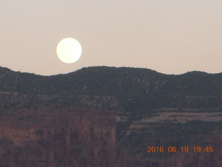 Gateway Canyon Resort - moonrise