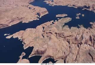 90 9sk. aerial - Lake Powell