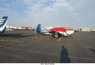 Riverton Airport - airplanes