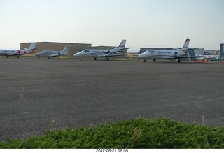 28 9sm. Riverton Airport - airplanes