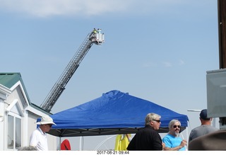 47 9sm. Riverton Airport - guy in a crane