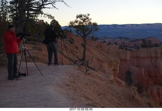 picture takers at bryce canyon sunrise
