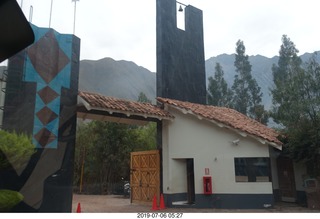 40 a0f. Peru - drive to Aguas Calientes Vistadome Train station