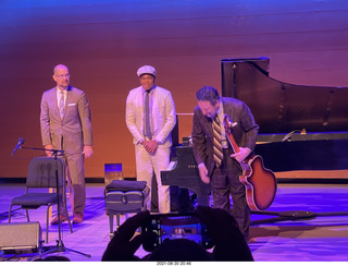 MIM concert hall - John Pizzarelli trio