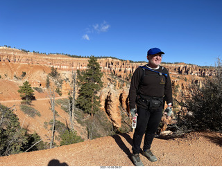3485 a18. Bryce Canyon - Peekaboo hike + Adam