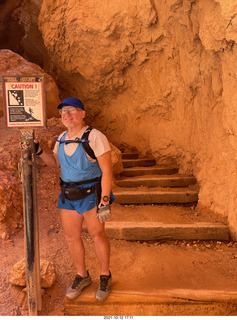 3499 a18. Bryce Canyon - Wall Street hike - Adam - sign